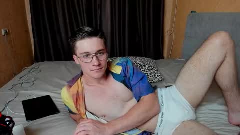 Snapshot of deni_boy99 chatting on 09.17.25 Deni online show from 09.17.25