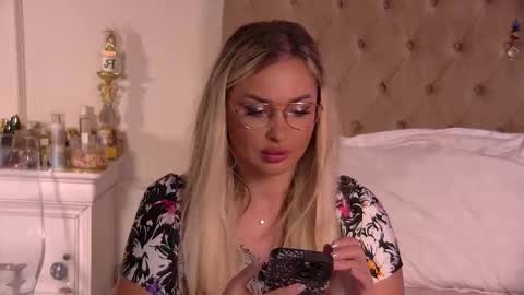 Ela online show from 11.10.25