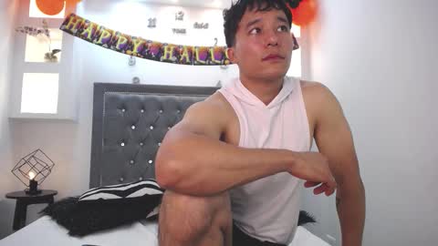 Snapshot of denizer_healer chatting on 10.24.25 DENIZER online show from 10.24.25