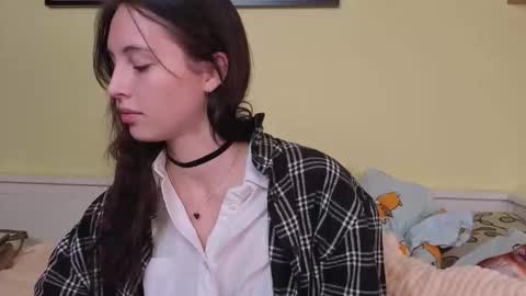 Snapshot of denniseforline chatting on 09.15.25 Olivia online show from 09.15.25