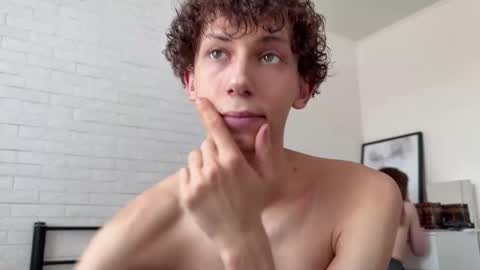 Snapshot of denobluora chatting on 03.08.25 Jasper online show from 03.08.25