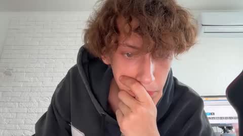 Snapshot of denobluora chatting on 09.20.25 Jasper online show from 09.20.25