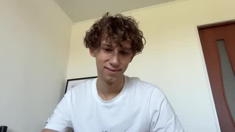 Snapshot of denobluora chatting on 09.23.25 Jasper online show from 09.23.25