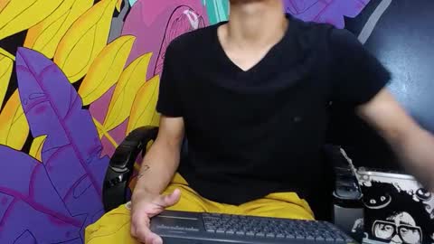 Snapshot of denverr___ chatting on 11.25.25 Denverr online show from 11.25.25