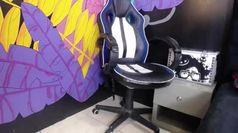 Snapshot of denverr___ chatting on 11.27.25 Denverr online show from 11.27.25