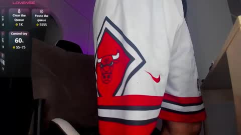 Snapshot of dereckhardd chatting on 09.28.25 dereckhardd online show from 09.28.25