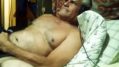 Snapshot of derick1961 chatting on 09.30.25 derick1961 online show from 09.30.25