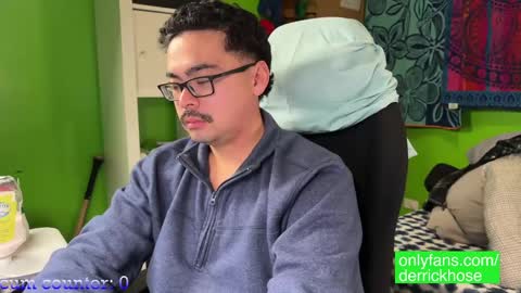 Snapshot of derrick_hose chatting on 01.11.25 Derrick Hose online show from 01.11.25