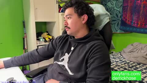 Snapshot of derrick_hose chatting on 03.08.25 Derrick Hose online show from 03.08.25