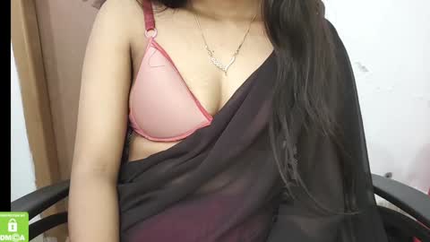 Snapshot of desicoupleshow chatting on 02.01.25 Eva and Adam online show from 02.01.25