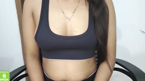 Snapshot of desicoupleshow chatting on 02.04.25 Eva and Adam online show from 02.04.25