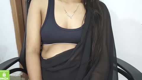 Snapshot of desicoupleshow chatting on 02.04.25 Eva and Adam online show from 02.04.25