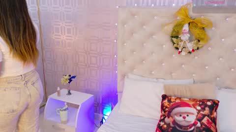 Sara Desire online show from 11.27.25