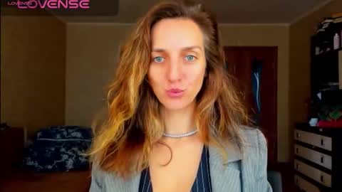 Snapshot of desired_zoya chatting on 09.26.25 desired zoya online show from 09.26.25