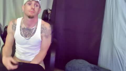 Snapshot of desiriabledesiri chatting on 02.13.25 Ryley Rydes online show from 02.13.25