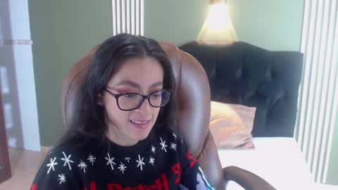 Snapshot of desiring__angel chatting on 12.23.24 Desiring Angel online show from 12.23.24