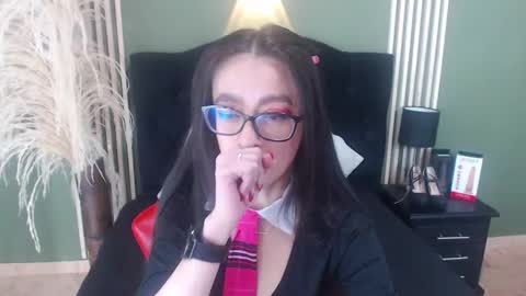 Snapshot of desiring__angel chatting on 02.01.25 Desiring Angel online show from 02.01.25