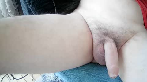 Snapshot of desmoi chatting on 10.28.25 desmoi online show from 10.28.25