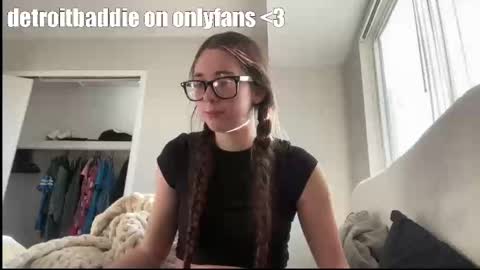 Snapshot of detroitbaddie chatting on 11.13.25 detroitbaddie online show from 11.13.25