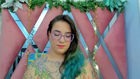 Snapshot of deva_blue chatting on 01.08.25 Deva Blue online show from 01.08.25