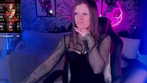 Snapshot of devi_evi chatting on 03.10.25 Evi online show from 03.10.25