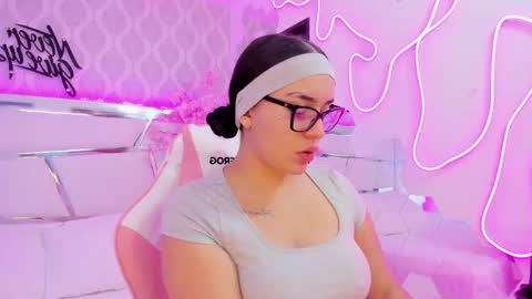 Snapshot of devoracook chatting on 11.13.25 DevoraCook online show from 11.13.25