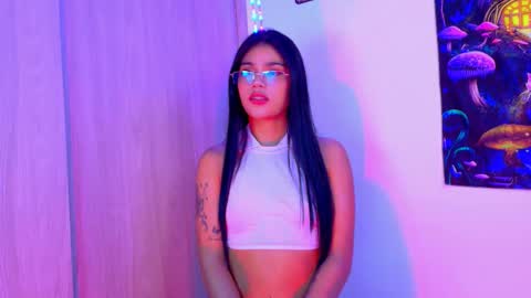 Snapshot of devours_fire chatting on 10.28.25 Sara 3 online show from 10.28.25