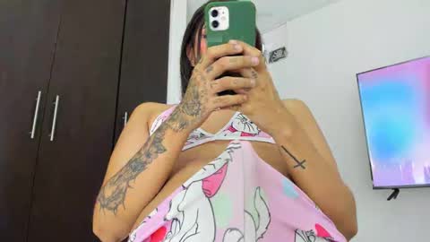 Snapshot of dewolk chatting on 12.10.24 thumb up me please its important online show from 12.10.24