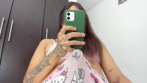 Snapshot of dewolk chatting on 01.12.25 thumb up me please its important online show from 01.12.25