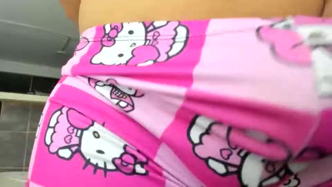 Snapshot of dewolk chatting on 09.23.25 thumb up me please its important online show from 09.23.25