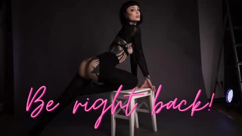 Snapshot of dgtlgrl chatting on 09.23.25 dgtlgrl online show from 09.23.25