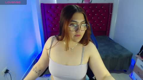 Snapshot of diamondfox_m chatting on 03.01.25 Your Diamond online show from 03.01.25