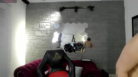 Snapshot of diamondfox_m chatting on 09.30.25 Your Diamond online show from 09.30.25
