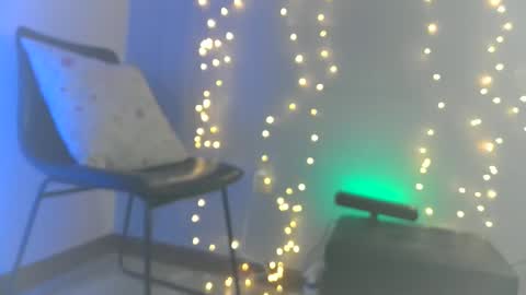 Snapshot of diamondshadows chatting on 02.28.25 Diamonds online show from 02.28.25