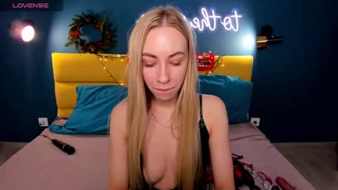 Snapshot of diana_garrett chatting on 12.15.24 Diana  online show from 12.15.24