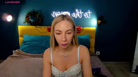 Snapshot of diana_garrett chatting on 12.16.24 Diana  online show from 12.16.24