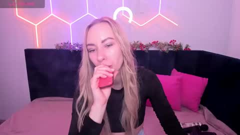 Snapshot of diana_garrett chatting on 12.29.24 Diana  online show from 12.29.24