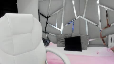 dianarous online show from 02.25.25