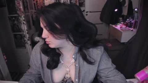 Snapshot of diasporaaa chatting on 10.29.25 diasporaaa online show from 10.29.25