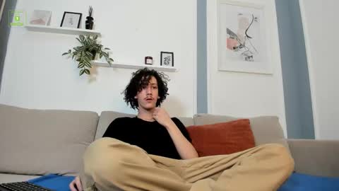 Snapshot of dilan_wolfe chatting on 12.04.25 Dilan online show from 12.04.25