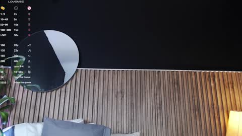 Snapshot of dilanjonnes chatting on 12.15.24 DilanJonnes online show from 12.15.24