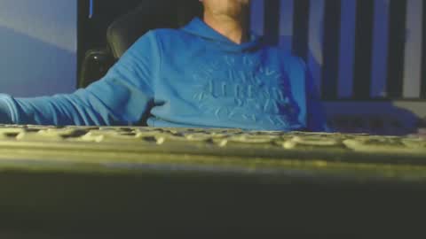 Snapshot of dildolover1278 chatting on 12.19.24 dildolover1278 online show from 12.19.24