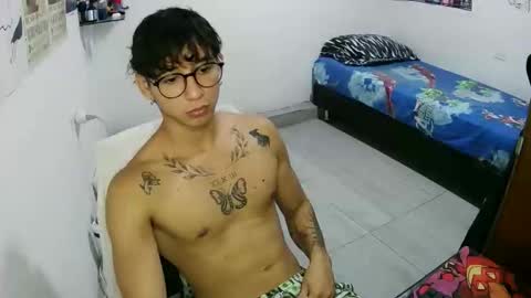 Snapshot of dillom420 chatting on 12.04.25 dillom420 online show from 12.04.25