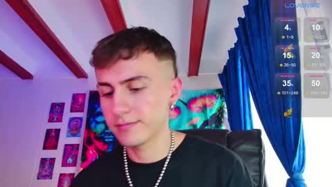 Julian Independent Model online show from 02.12.25