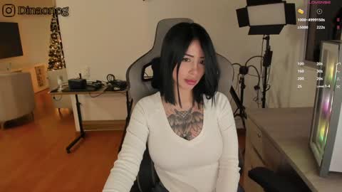 Snapshot of dinaoneg chatting on 12.04.24 Diana Gomez online show from 12.04.24