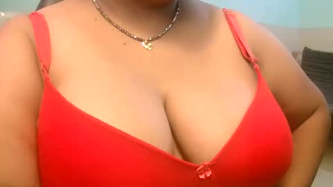 Snapshot of dipa2345 chatting on 10.05.25 dipa2345 online show from 10.05.25