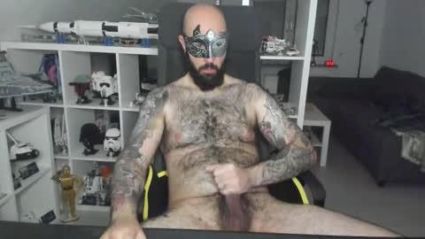 Snapshot of dirtybalws chatting on 10.22.25 Robert online show from 10.22.25