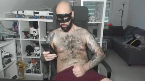 Snapshot of dirtybalws chatting on 11.03.25 Robert online show from 11.03.25