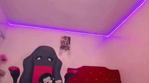 Naomy  online show from 01.20.25