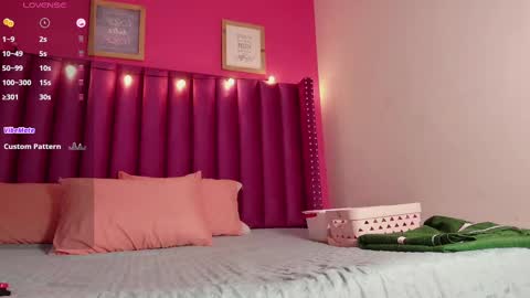 Snapshot of dirtylittleslutt_ chatting on 09.17.25 Nemesis online show from 09.17.25